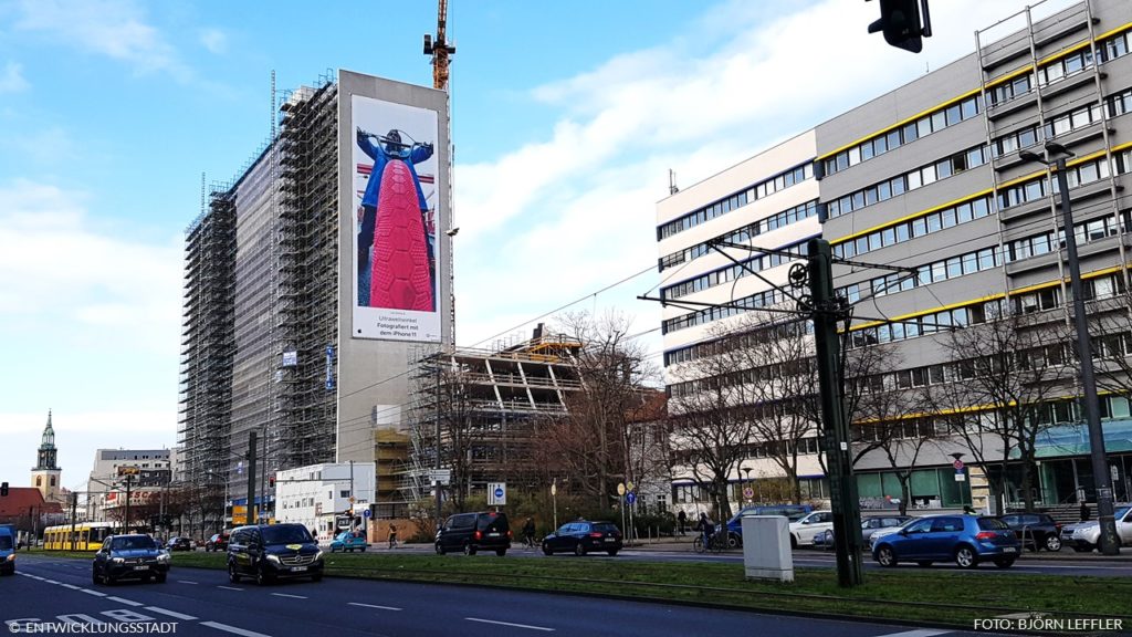 Das Haus der Berliner Verlage am Alexanderplatz wird