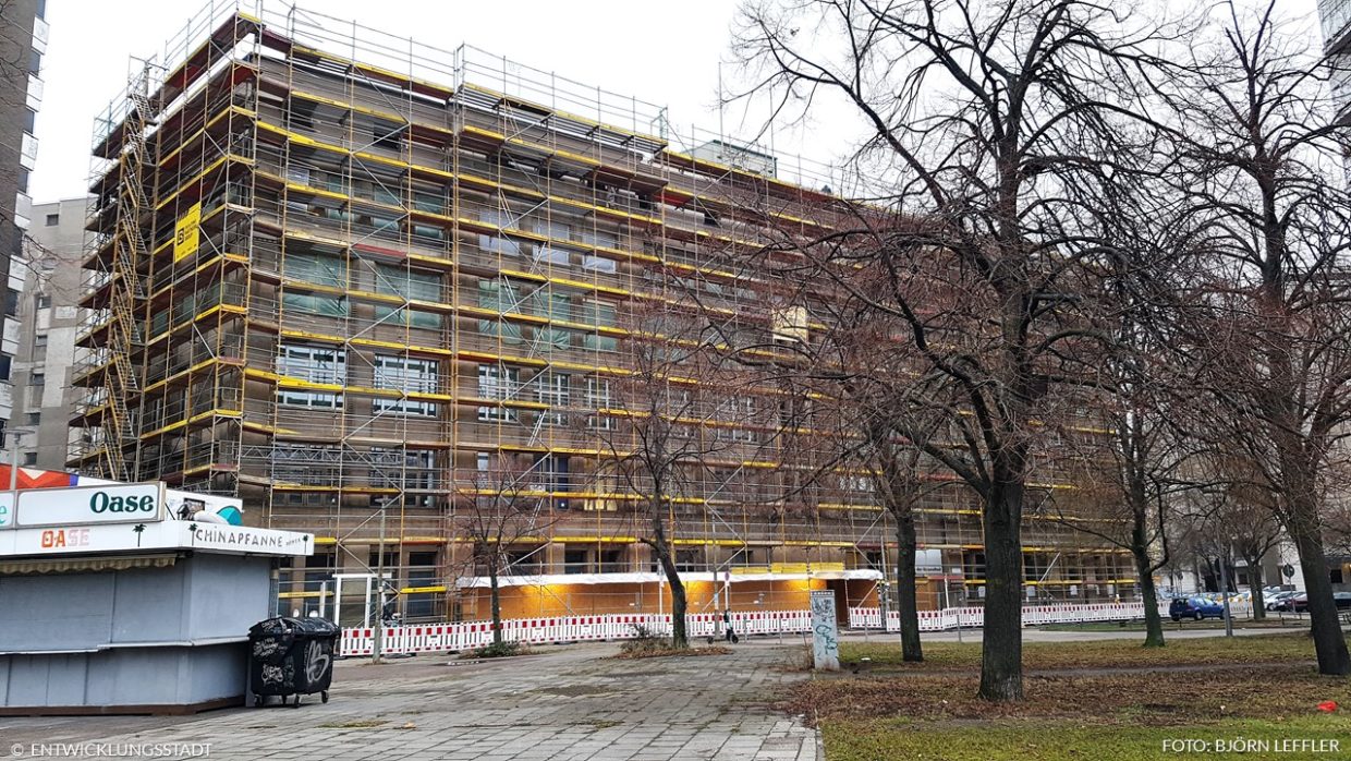 Karl Marx Allee: Haus der Gesundheit wird umgebaut ...