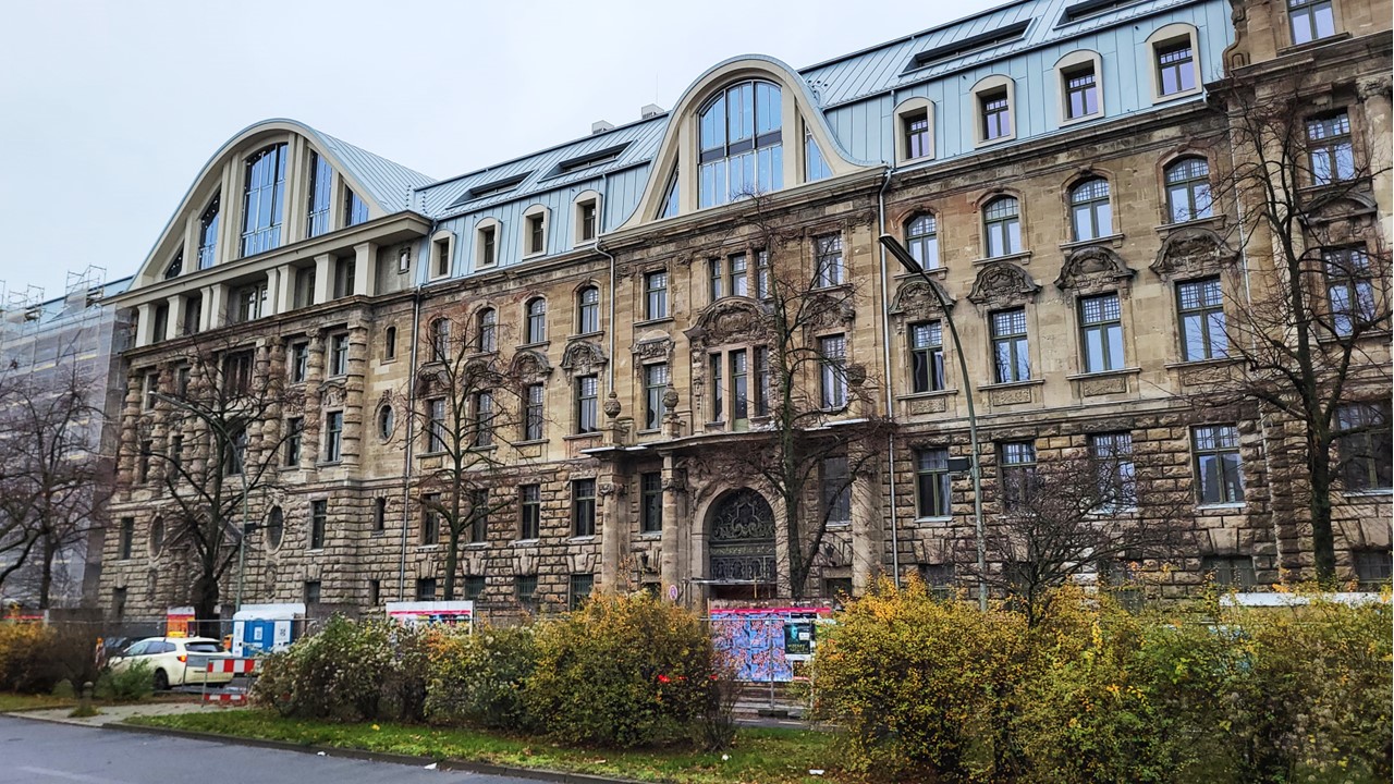 Baufortschritt bei der Sanierung der historischen Victoriahöfe |  entwicklungsstadt berlin